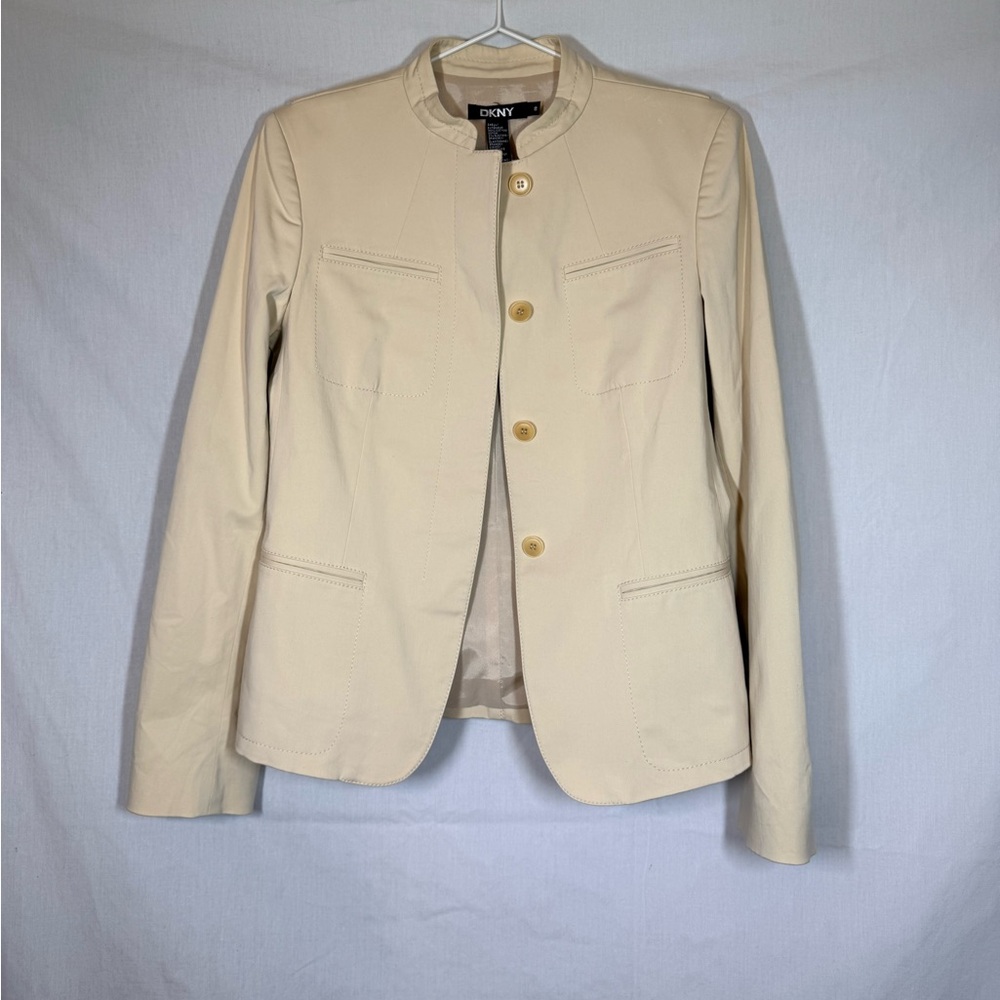 DKNY Women's Beige tailored Blazer